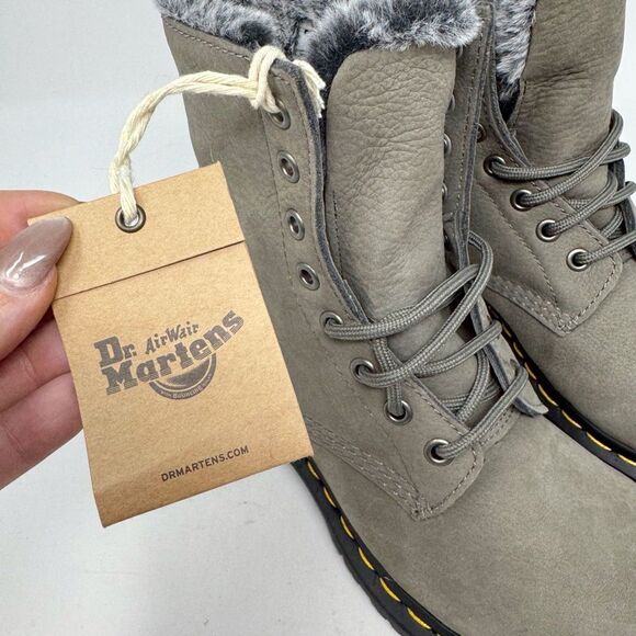 DR. MARTEN’S | NEW Serena Green Fur Lined Combat Boots Women’s Size 7 Men’s 5.5 - Picture 9 of 12